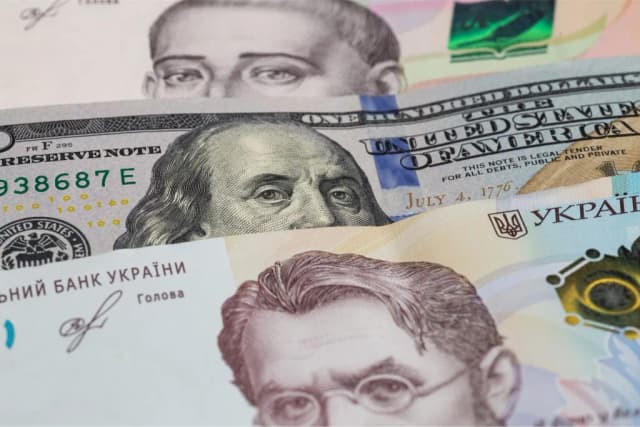 Jak bezpiecznie kupić dolary w NBP bez dodatkowych opłat i prowizji Jak bezpiecznie kupić dolary w NBP bez dodatkowych opłat i prowizji